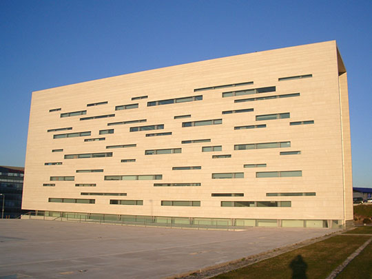 Edifício da Reitoria da Universidade Nova de Lisboa - Joule