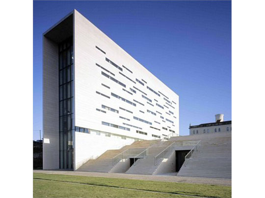 Edifício da Reitoria da Universidade Nova de Lisboa - Joule